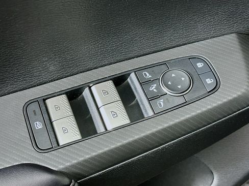 Used 2025 Mitsubishi Outlander SE FWD image 15