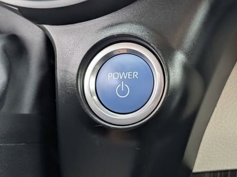 Used 2024 Toyota Sienna Platinum FWD image 19