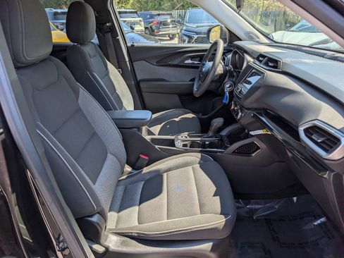 Used 2022 Chevrolet TrailBlazer LS image 11