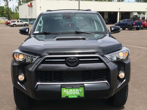 Used 2020 Toyota 4Runner Venture w/ Moonroof Package AWD/4WD image 10