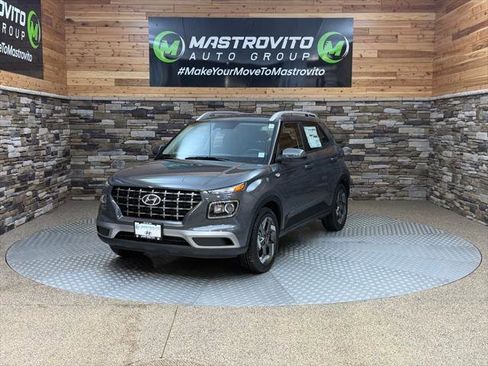 New 2026 Hyundai Venue SEL FWD image 4
