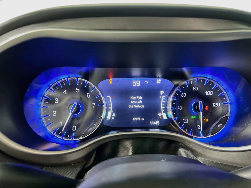 Used 2024 Chrysler Pacifica Touring-L FWD image 19