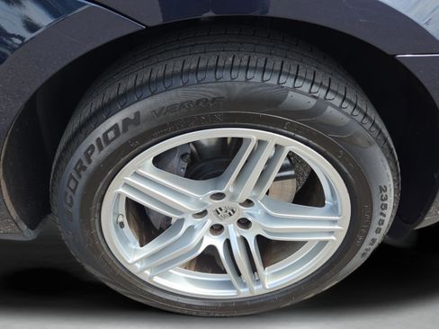 Used 2020 Porsche Macan Base image 31