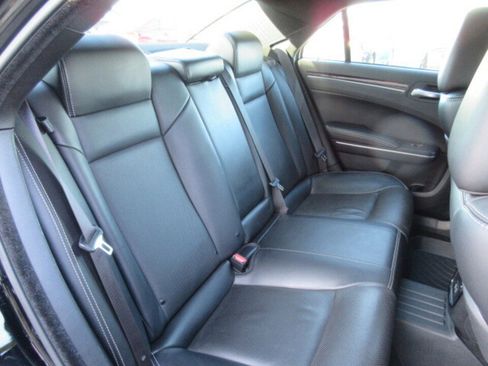 Used 2023 Chrysler 300 S w/ Comfort Group RWD image 29