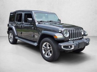 Used 2018 Jeep Wrangler Unlimited Sahara w/ Dual Top Group AWD/4WD video 3