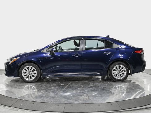 Used 2024 Toyota Corolla LE w/ LE Convenience Package FWD image 2