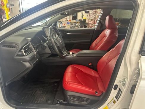 Used 2022 Toyota Camry XSE w/ Navigation Package FWD image 15