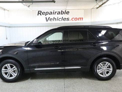 Used 2021 Ford Explorer XLT w/ Equipment Group 202A AWD/4WD image 1