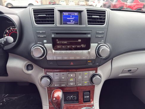 Used 2012 Toyota Highlander Limited FWD image 16