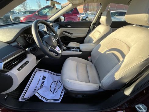 Used 2024 Nissan Altima 2.5 SV image 33