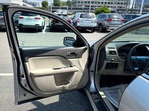 Used 2011 Ford Fusion SEL FWD image 9