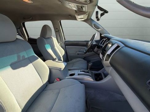 Used 2011 Toyota Tacoma 4x4 Double Cab w/ TRD Off-Road Pkg image 21