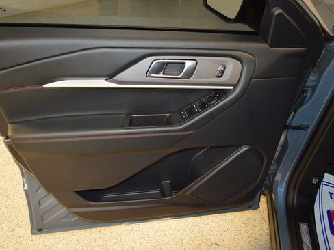 Used 2025 Ford Explorer ST-Line RWD image 15