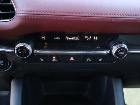 Used 2023 MAZDA MAZDA3 s image 24