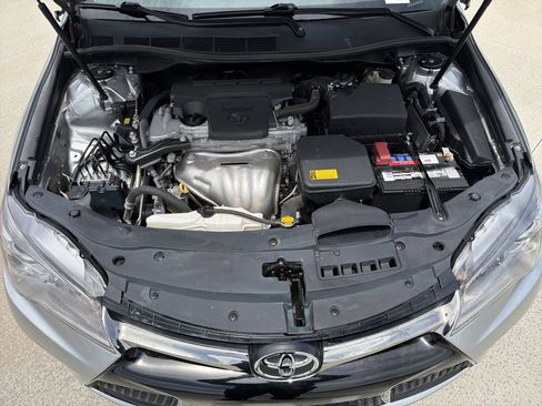 Used 2015 Toyota Camry SE FWD image 32