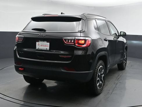 Used 2024 Jeep Compass Trailhawk AWD/4WD image 21