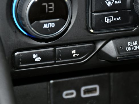 Used 2024 Chevrolet Tahoe LT image 33