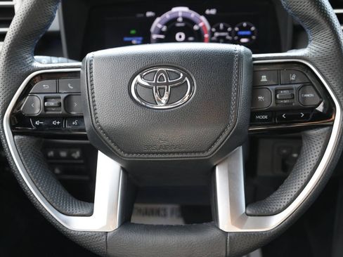 Used 2024 Toyota Sequoia Platinum AWD/4WD image 19