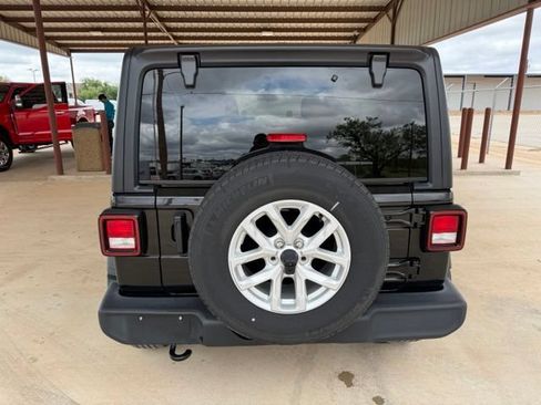 Used 2023 Jeep Wrangler Unlimited Sport AWD/4WD image 7