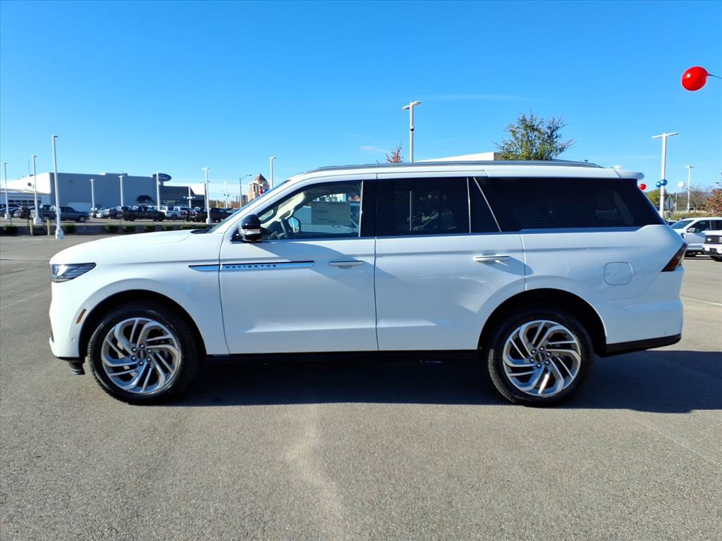 New 2025 Lincoln Navigator Reserve AWD/4WD image 2