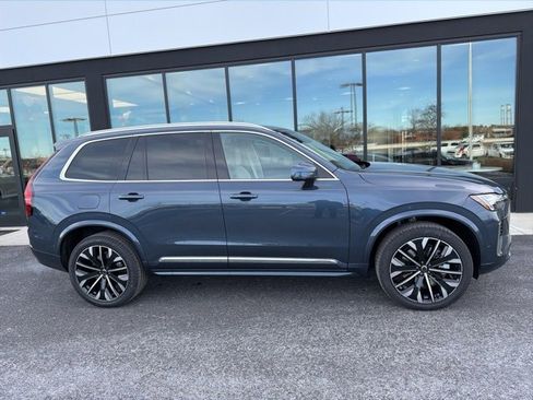 New 2026 Volvo XC90 T8 Ultra image 2