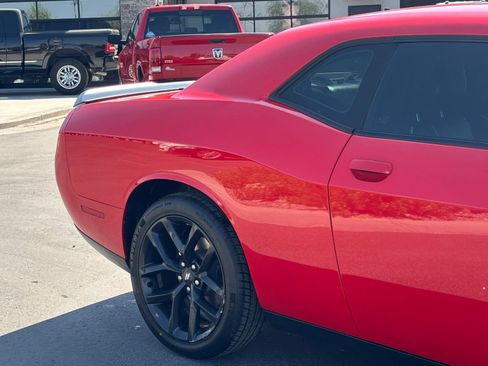 Used 2020 Dodge Challenger SXT w/ Blacktop Package RWD image 3