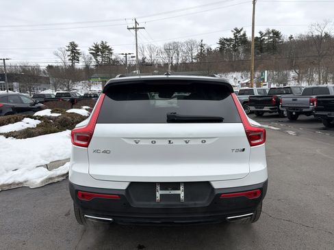 Used 2019 Volvo XC40 T5 R-Design image 7
