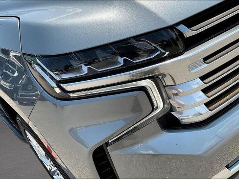 Used 2023 Chevrolet Suburban High Country RWD image 55