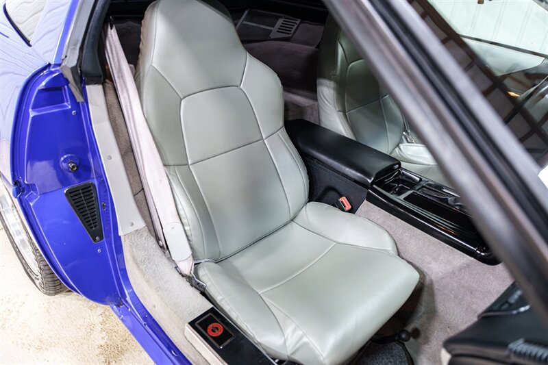Used 1995 Chevrolet Corvette Coupe RWD image 27
