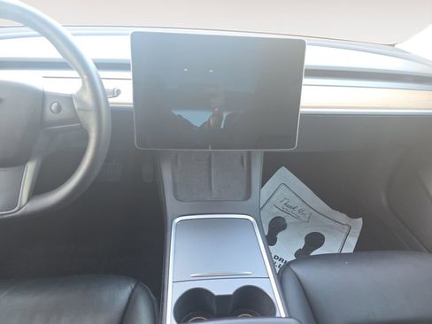 Used 2021 Tesla Model 3 Standard Range Plus image 11