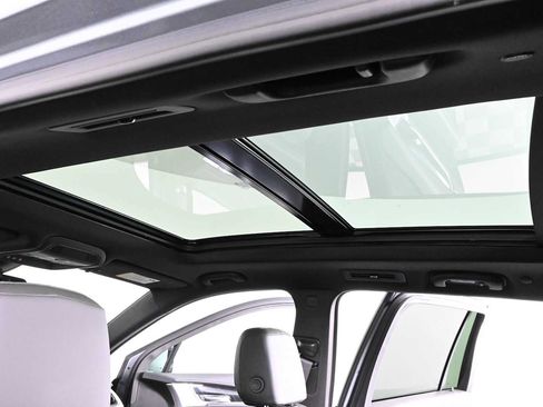 Used 2024 Cadillac XT6 Premium Luxury FWD image 5