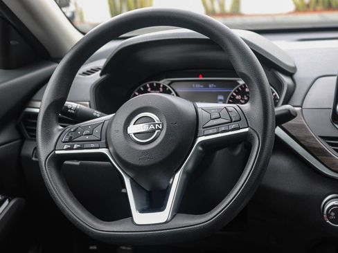 Used 2023 Nissan Altima 2.5 SV image 16