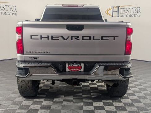 Used 2022 Chevrolet Silverado 2500 LT w/ Convenience Package image 6