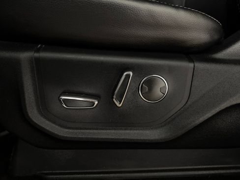 Used 2019 Ford F250 Lariat w/ Lariat Value Package image 35