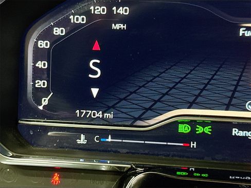 Used 2024 GMC Sierra 1500 SLT image 12