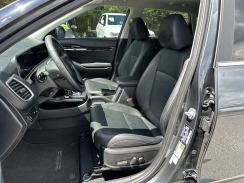 Used 2024 Kia Seltos EX FWD image 3