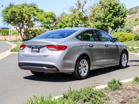 Used 2015 Chrysler 200 Limited w/ Convenience Group FWD image 5