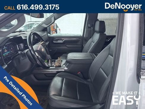 Used 2024 Chevrolet Silverado 2500 LTZ w/ LTZ Convenience Package image 12