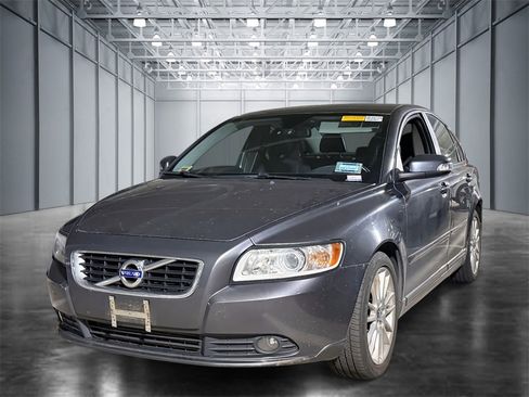 Used 2011 Volvo S40 T5 image 1