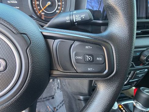 Used 2025 Jeep Gladiator Sport AWD/4WD image 26