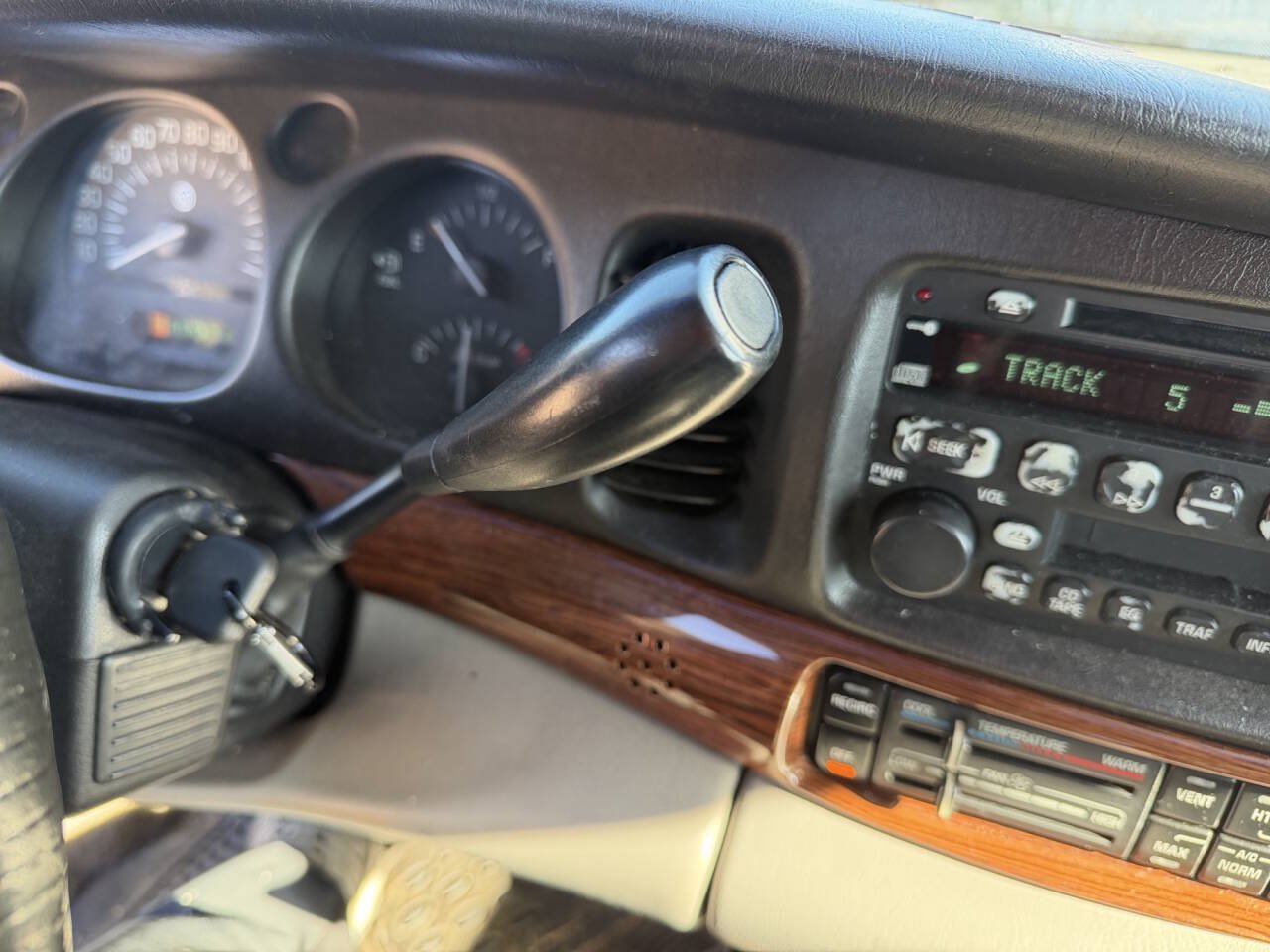 Used 2004 Buick Le Sabre Custom FWD image 36