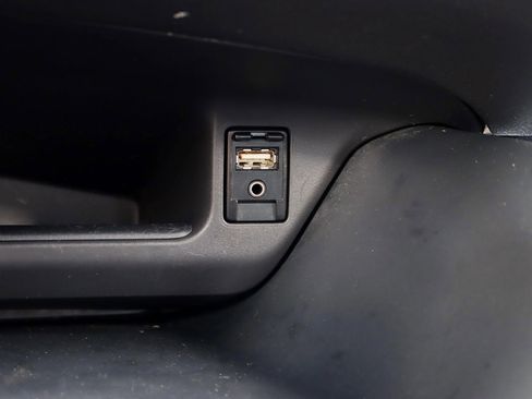 Used 2019 Toyota C-HR LE image 24