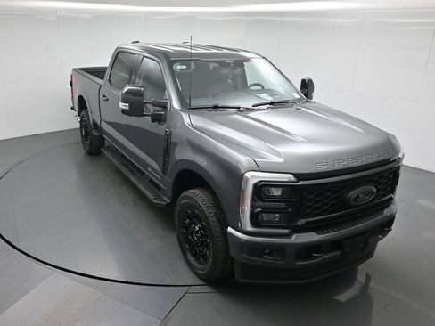New 2026 Ford F250 Lariat w/ Black Appearance Package image 28