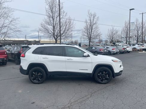 Used 2016 Jeep Cherokee High Altitude w/ Technology Group image 8