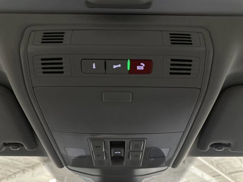 New 2026 Volkswagen Jetta SE FWD image 34