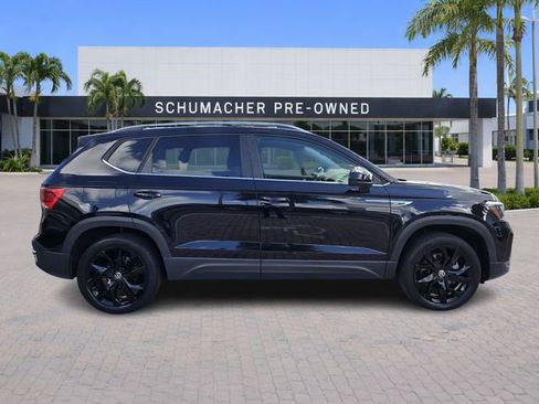 Certified 2023 Volkswagen Taos SE w/ Panoramic Sunroof Package FWD image 8