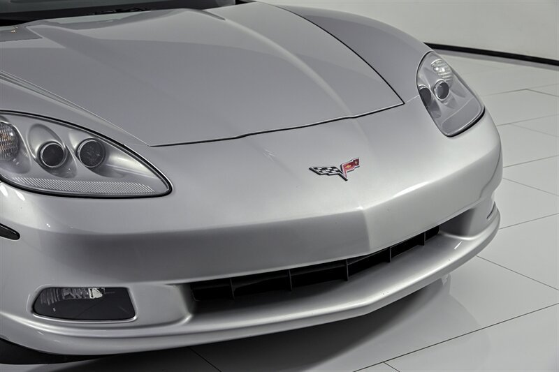 Used 2008 Chevrolet Corvette Convertible RWD image 4