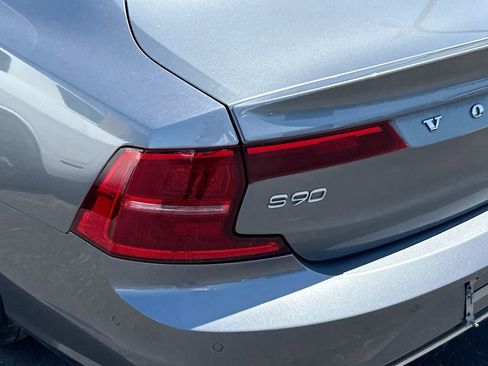 Used 2018 Volvo S90 T6 Inscription w/ Convenience Package image 9