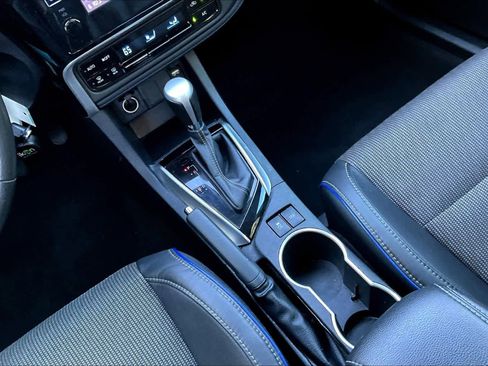Used 2017 Toyota Corolla SE FWD image 16