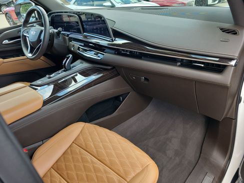 Certified 2023 Cadillac Escalade Premium Luxury w/ Performance Package AWD/4WD image 11
